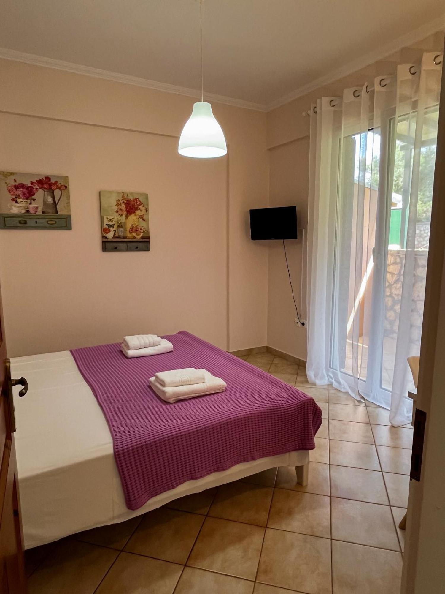 Esperia Studios Tsoukaládhes Buitenkant foto